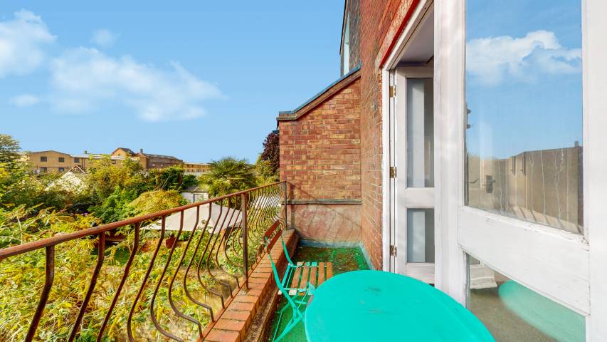 Modern Sharers Apartment Harvist Road, Queens Park